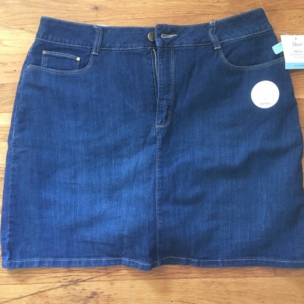 NWT Croft & Barrow Denim Skort